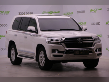 Toyota  Land Cruiser  GXR  2021  Automatic  65,000 Km  8 Cylinder  Four Wheel Drive (4WD)  SUV  White