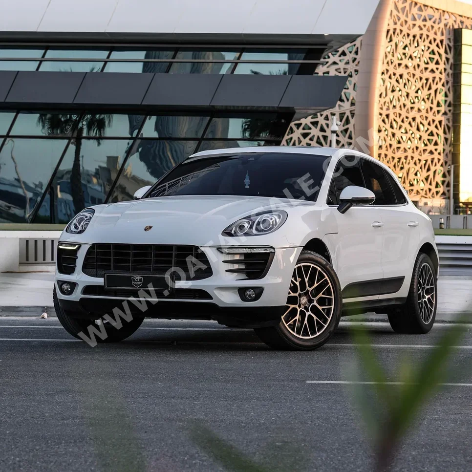 بورش  ماكان  اس  2017  اوتوماتيك  78,000 كم  6 سلندر  دفع رباعي  اس يو في  أبيض  تحت الضمان