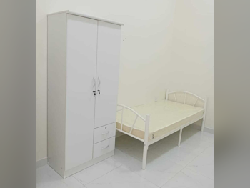 أطقم غرف نوم - قطر ديزاين  - طقم مكون من قطعتين  - أبيض