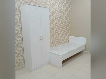 أطقم غرف نوم - قطر ديزاين  - طقم مكون من قطعتين  - أبيض