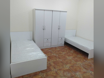 أطقم غرف نوم - قطر ديزاين  - طقم مكون من 4 قطع  - أبيض