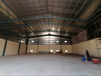 مخازن و مستودعات - الوكرة  - بركة العوامر  -المساحة: 8000 متر مربع