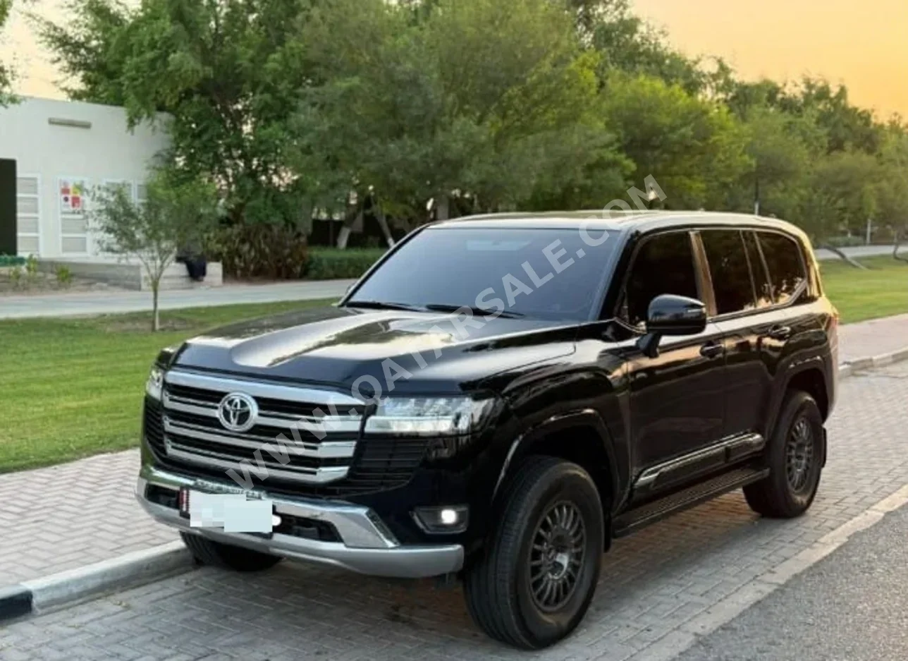 Toyota  Land Cruiser  GXR  2022  Automatic  74,000 Km  6 Cylinder  Four Wheel Drive (4WD)  SUV  Black