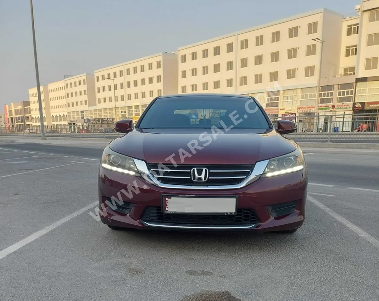 هوندا  اكورد  2013  اوتوماتيك  212,000 كم  4 سلندر  سحب امامي  سيدان  عنابي