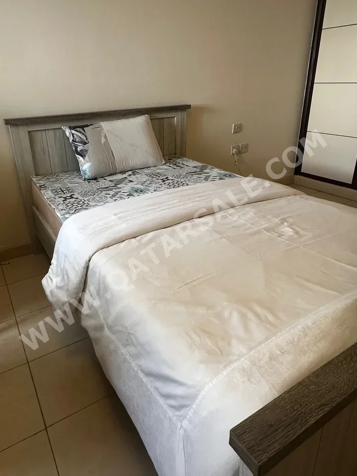 الأسّرة - فردي  - اللون الرمادي