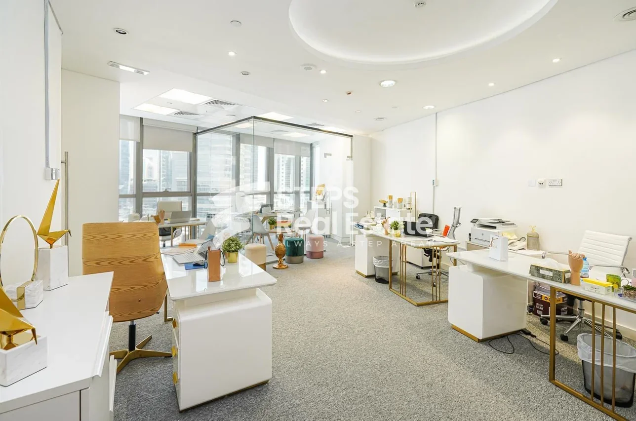 مكاتب تجارية - نصف مفروشة  - الدوحة  - الخليج الغربي