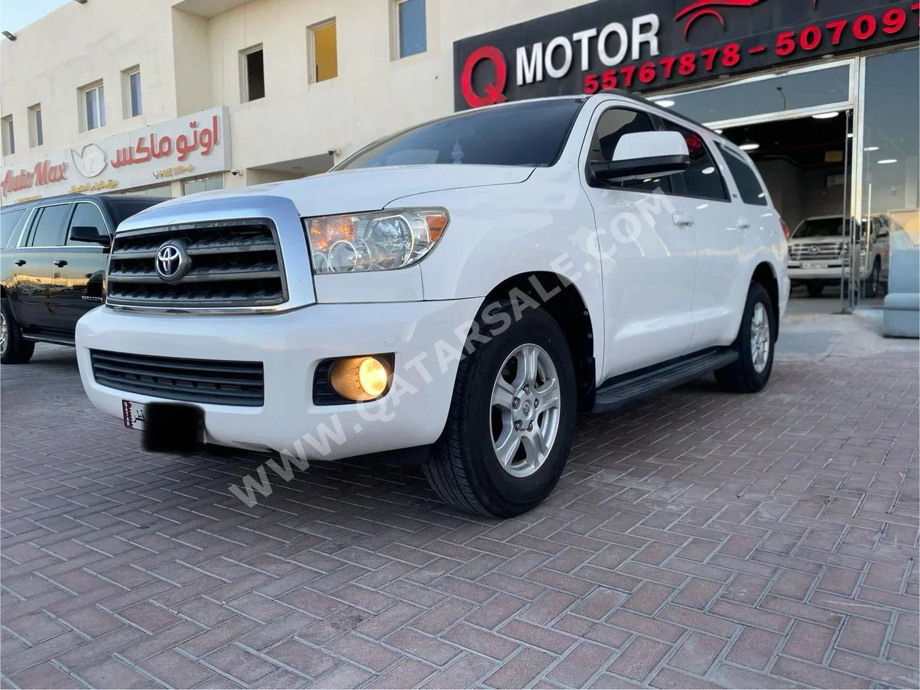 Toyota Sequoia SR5 2015 Automatic 425,000 Km 8 Cylinder Four Wheel Drive (4WD) SUV White