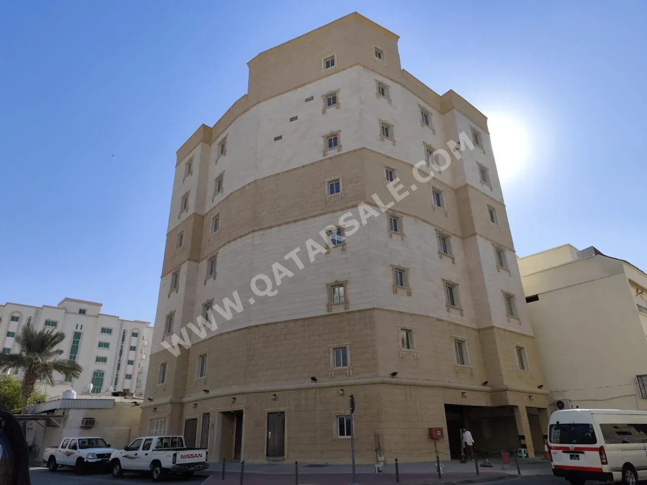 مباني ,ابراج ومجمعات - سكن عائلي  - الدوحة  - نجمة  للبيع