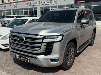 Toyota  Land Cruiser  VXR  2022  Automatic  149,000 Km  8 Cylinder  Four Wheel Drive (4WD)  SUV  Silver