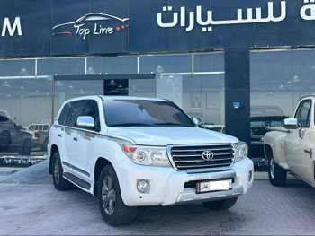 Toyota  Land Cruiser  GXR  2015  Automatic  270,000 Km  8 Cylinder  Four Wheel Drive (4WD)  SUV  White