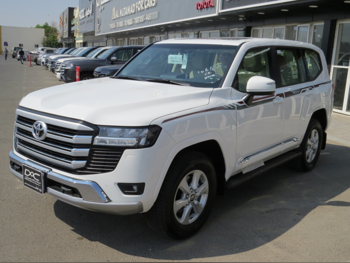 تويوتا لاند كروزر جي اكس ار 2025 اوتوماتيك 0 كم 6 سلندر دفع رباعي اس يو في أبيض تحت الضمان