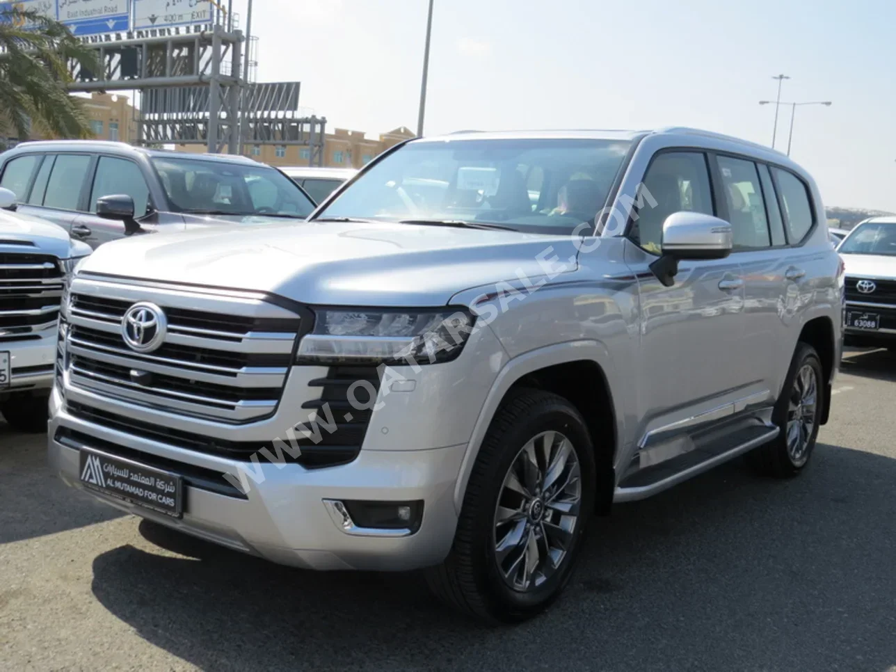 تويوتا  لاند كروزر  جي اكس ار توين توربو  2025  اوتوماتيك  0 كم  6 سلندر  دفع رباعي  اس يو في  فضي  تحت الضمان