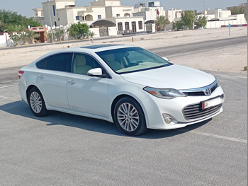 تويوتا  أفالون  لمتيد  2015  اوتوماتيك  280,000 كم  6 سلندر  سحب امامي  سيدان  أبيض
