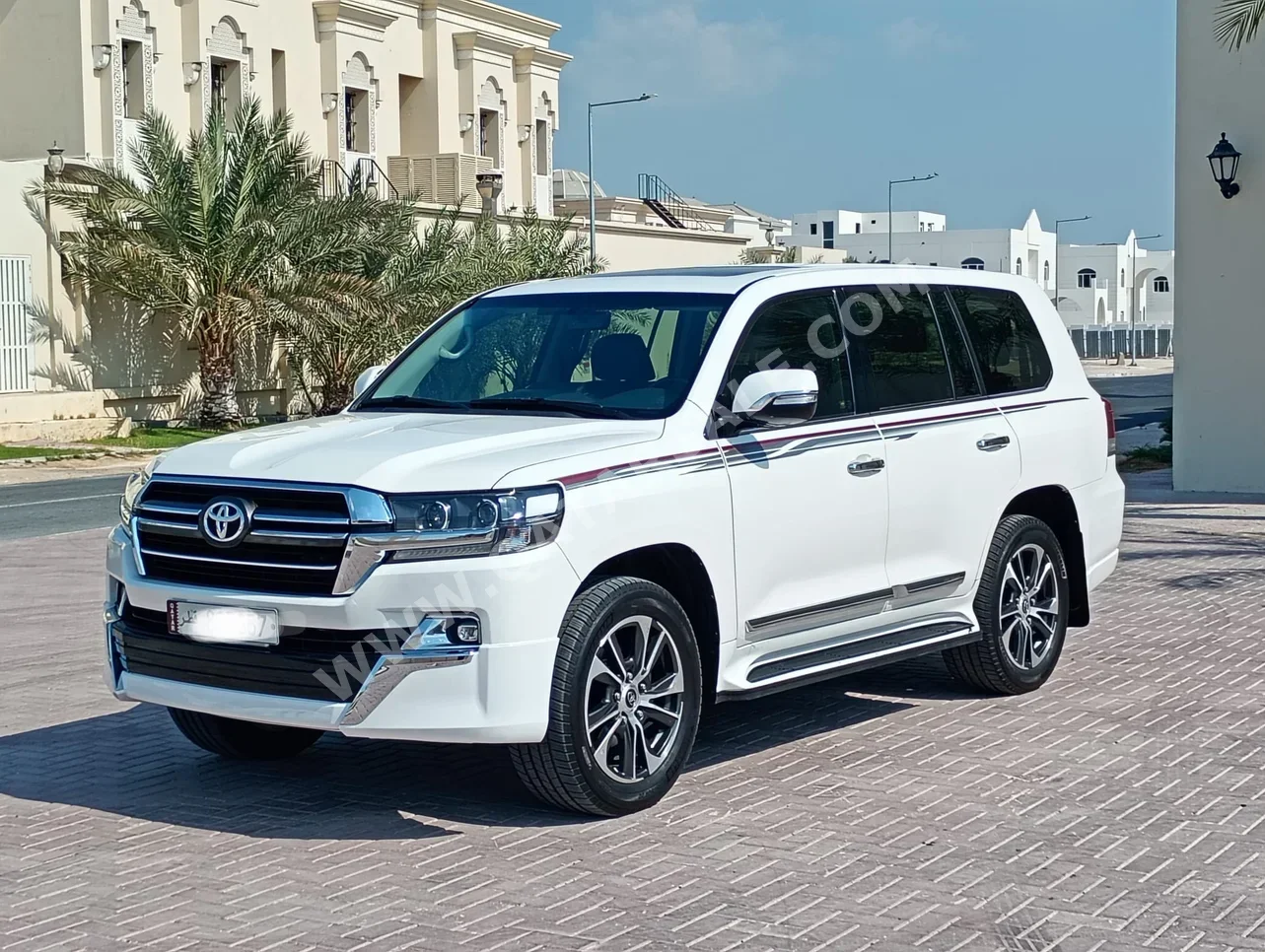 Toyota Land Cruiser GXR- Grand Touring 2020 Automatic 185,000 Km 8 Cylinder Four Wheel Drive (4WD) SUV White