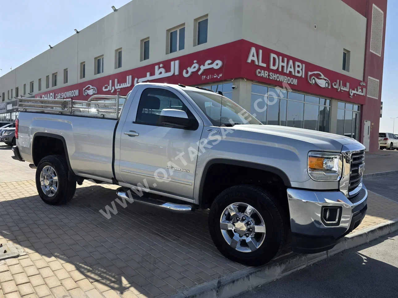 جي ام سي  سييرا  2500 HD  2018  اوتوماتيك  46,000 كم  8 سلندر  دفع رباعي  بيكب  فضي
