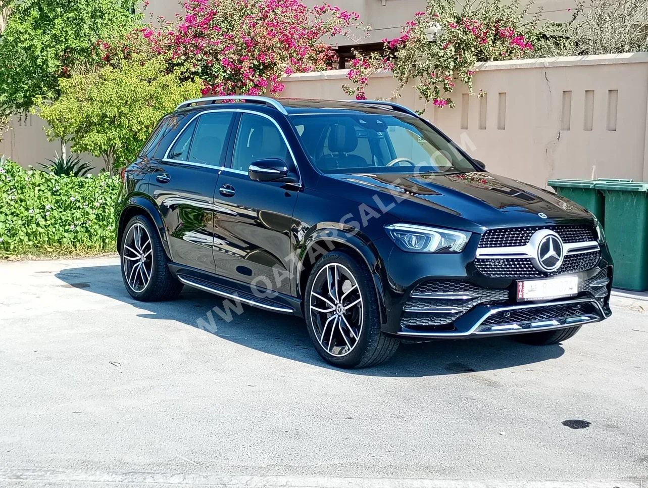 مرسيدس - بنز  جي ال اي  450  2023  اوتوماتيك  14,000 كم  6 سلندر  دفع رباعي  اس يو في  أسود  تحت الضمان