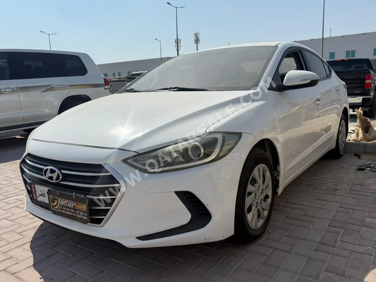 Hyundai Elantra 2016 Automatic 170,000 Km 4 Cylinder Front Wheel Drive (FWD) Sedan White