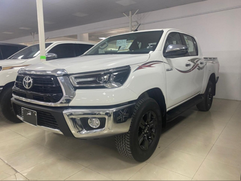 Toyota  Hilux  2025  Automatic  0 Km  4 Cylinder  Four Wheel Drive (4WD)  Pick Up  White  With Warranty