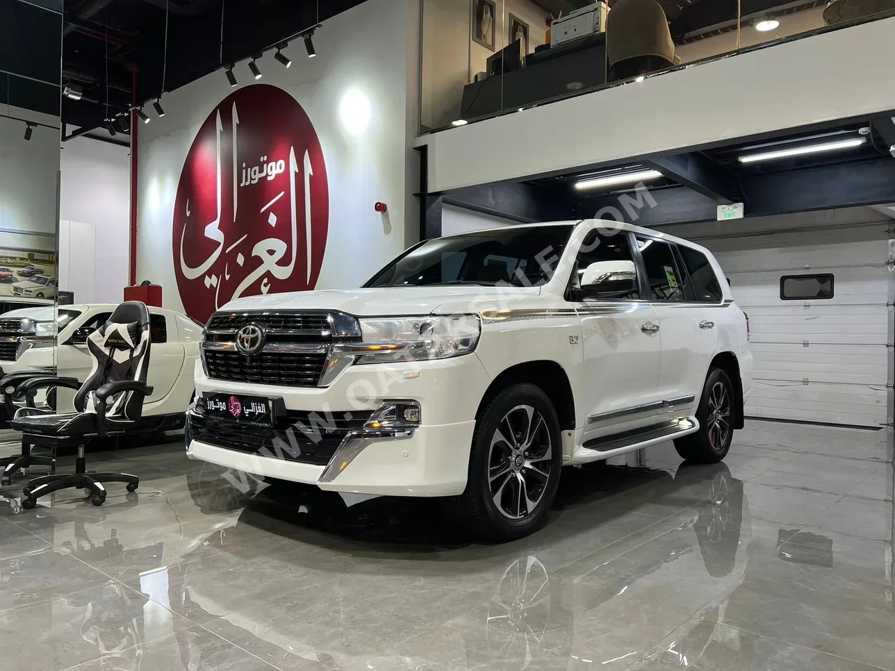 تويوتا  لاند كروزر  في اكس ار  2016  اوتوماتيك  354,000 كم  8 سلندر  دفع رباعي  اس يو في  أبيض