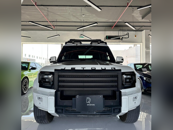 Jetour  T2  Luxury  2025  Automatic  17,000 Km  4 Cylinder  Four Wheel Drive (4WD)  SUV  White and Black  With Warranty