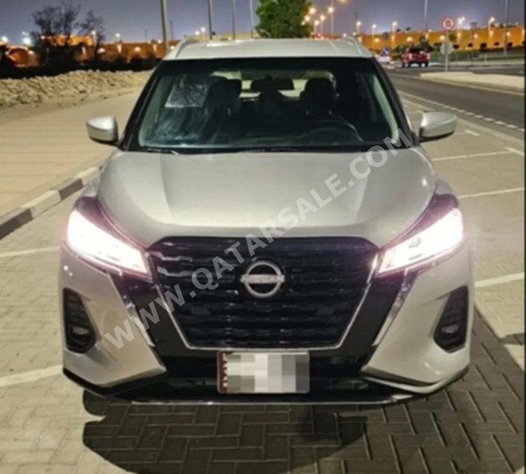 Nissan  Kicks  SR  2023  Automatic  61,000 Km  4 Cylinder  Front Wheel Drive (FWD)  SUV  Silver and Black