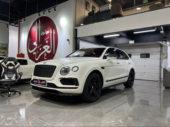 بنتلي  بينتايجا  فيرست اديشن  2017  اوتوماتيك  134,000 كم  12 سلندر  دفع رباعي  اس يو في  أبيض