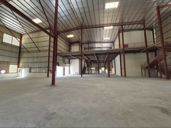 مخازن و مستودعات - الوكرة  - بركة العوامر  -المساحة: 2000 متر مربع