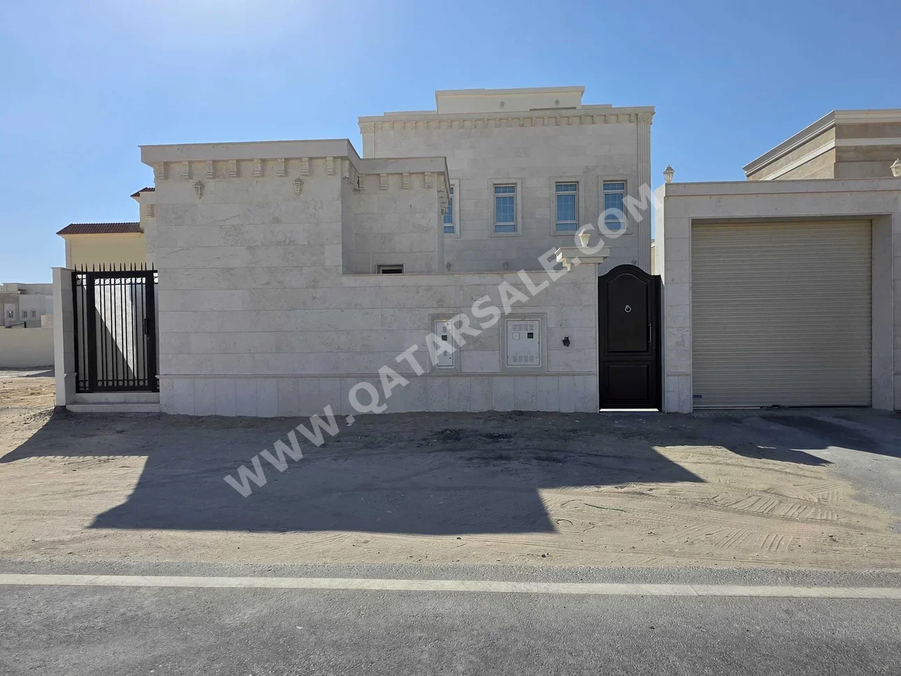 سكن عائلي  - غير مفروشة  - الظعاين  - أم قرن  - 8 غرف نوم