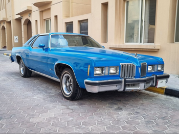 Pontiac Grand Prix 1977 Automatic 53,000 Km 8 Cylinder Rear Wheel Drive (RWD) Classic Blue