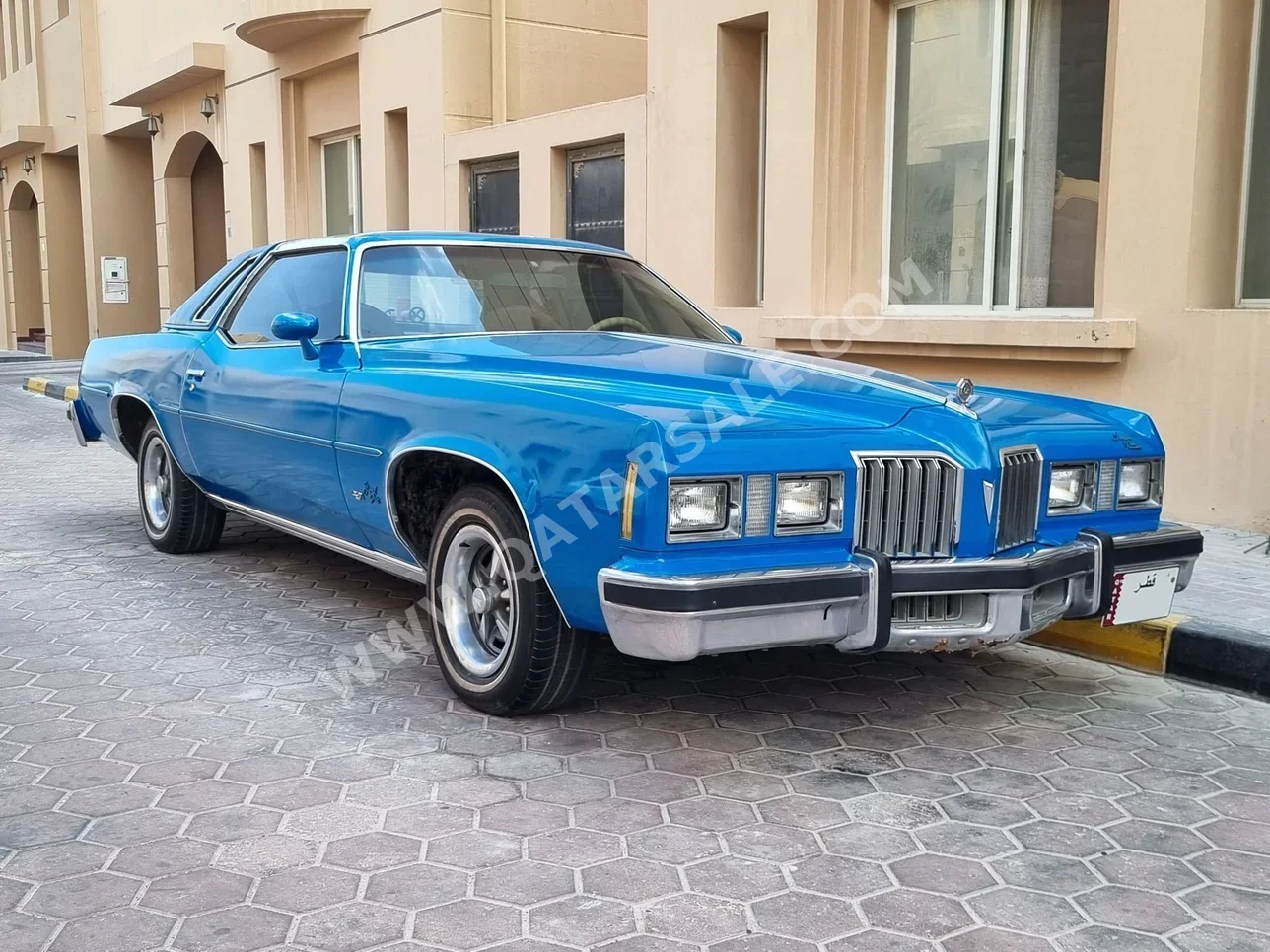 Pontiac  Grand Prix  1977  Automatic  53,000 Km  8 Cylinder  Rear Wheel Drive (RWD)  Classic  Blue