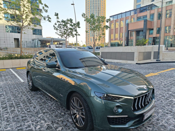 Maserati  Levante  Q4  2020  Automatic  37,000 Km  6 Cylinder  Four Wheel Drive (4WD)  SUV  Green