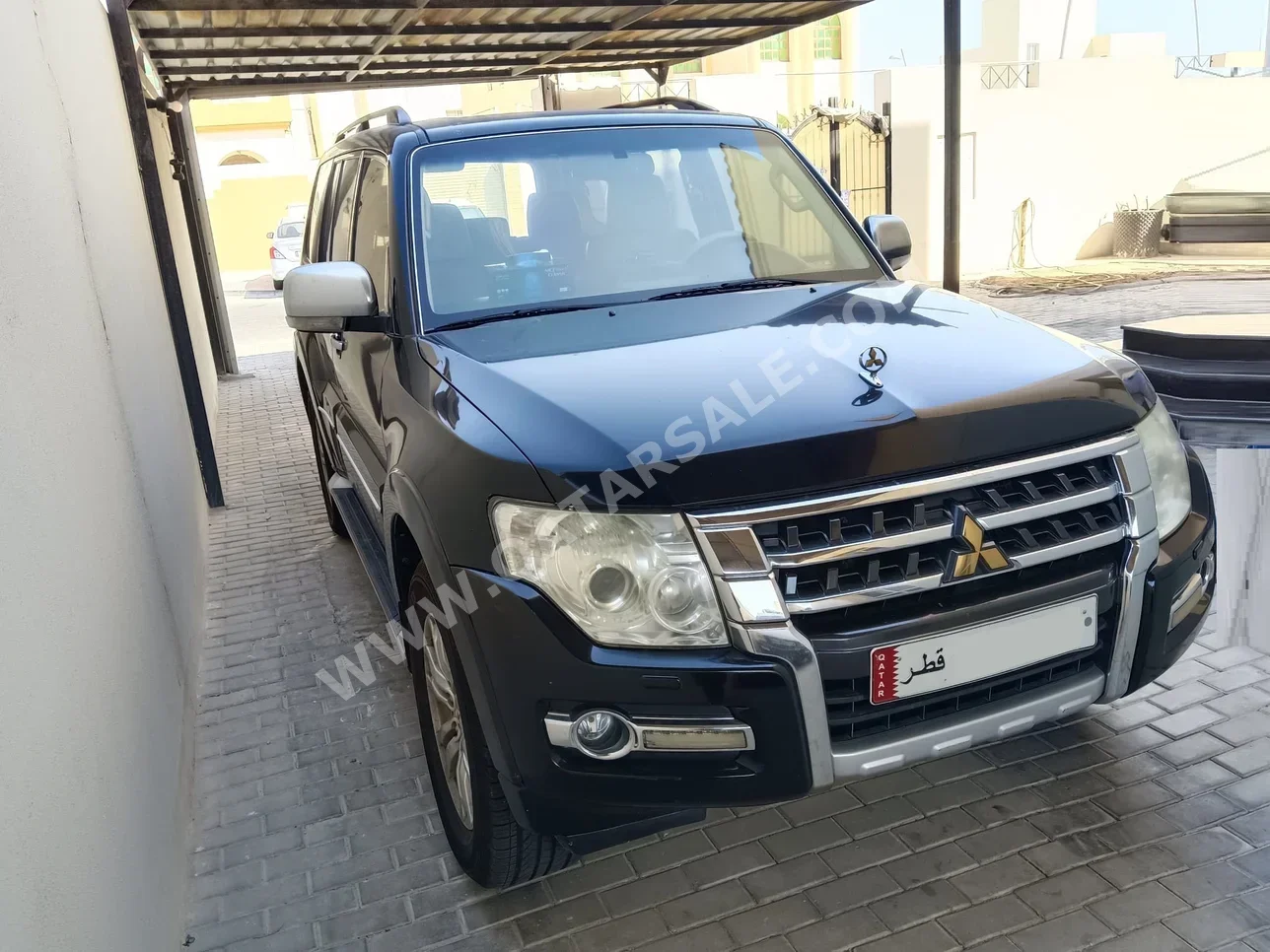 Mitsubishi  Pajero  2015  Automatic  282,000 Km  6 Cylinder  Four Wheel Drive (4WD)  SUV  Black