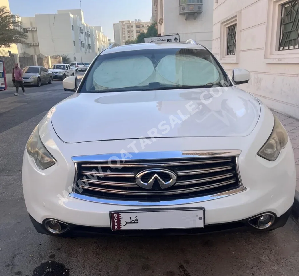 Infiniti  FX  35  2012  Automatic  216,226 Km  6 Cylinder  All Wheel Drive (AWD)  SUV  Off White  With Warranty