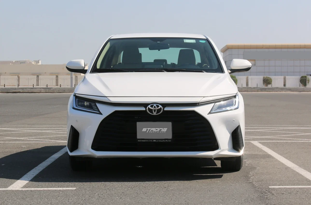 Toyota  Yaris  4 Cylinder  Sedan  White  2023