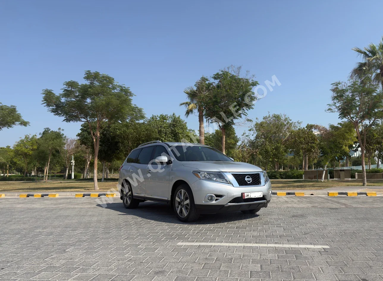 Nissan  Pathfinder  SV  2014  Automatic  112,000 Km  6 Cylinder  Four Wheel Drive (4WD)  SUV  Silver