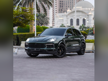 Porsche  Cayenne  S  2019  Automatic  120,000 Km  8 Cylinder  Four Wheel Drive (4WD)  SUV  Dark Green  With Warranty
