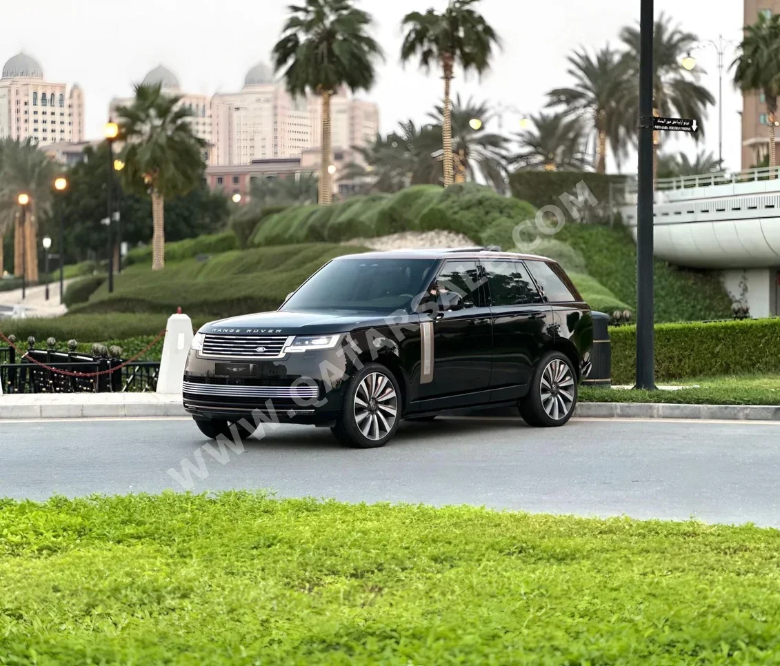 Land Rover  Range Rover  SV  2025  Automatic  5,000 Km  8 Cylinder  Four Wheel Drive (4WD)  SUV  Black  With Warranty