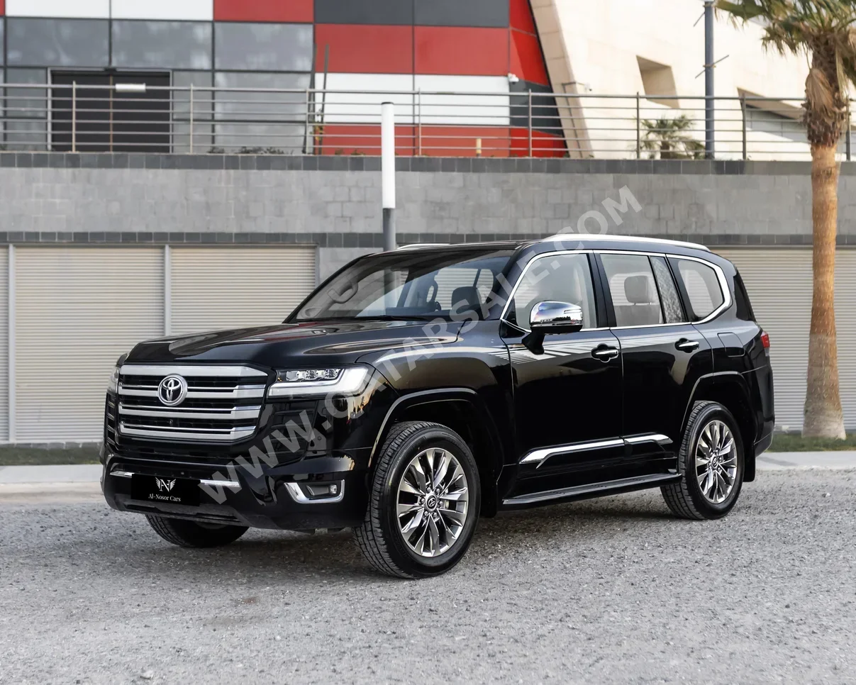 Toyota  Land Cruiser  VX Twin Turbo  2023  Automatic  32,000 Km  6 Cylinder  Four Wheel Drive (4WD)  SUV  Black  With Warranty