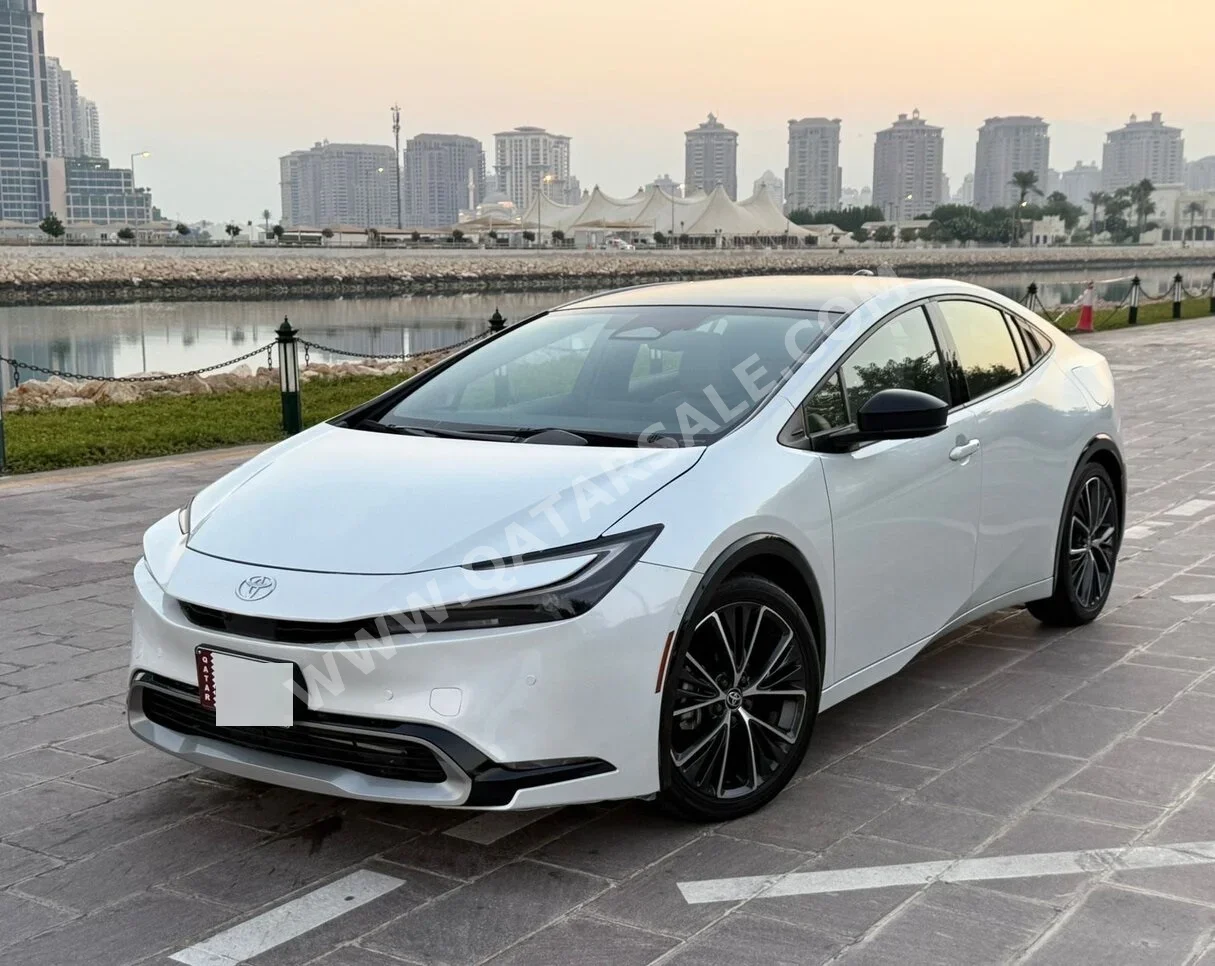 Toyota  Prius  Hybrid  2024  Automatic  5,000 Km  4 Cylinder  Front Wheel Drive (FWD)  Sedan  White