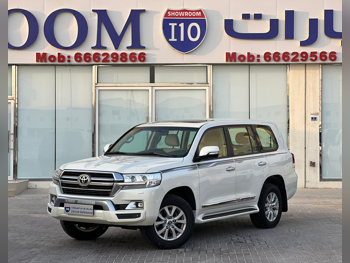 Toyota  Land Cruiser  GXR  2020  Automatic  244,000 Km  8 Cylinder  Four Wheel Drive (4WD)  SUV  White