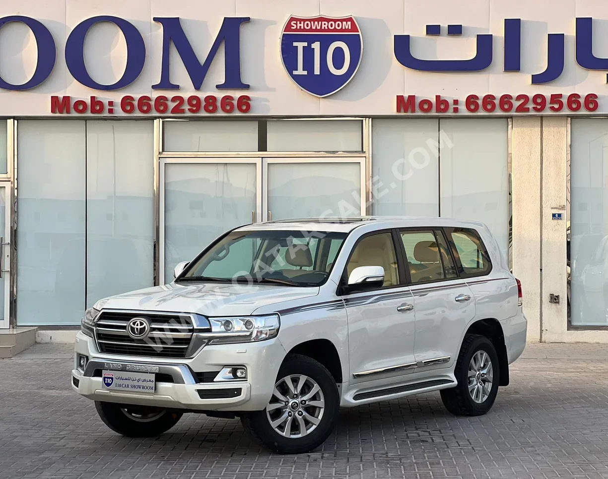 تويوتا  لاند كروزر  جي اكس ار  2020  اوتوماتيك  244,000 كم  8 سلندر  دفع رباعي  اس يو في  أبيض
