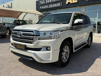 Toyota Land Cruiser GXR 2016 Automatic 67,000 Km 6 Cylinder Four Wheel Drive (4WD) SUV White