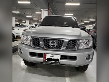 نيسان  باترول  سفاري  2024  عادي  0 كم  6 سلندر  دفع رباعي  اس يو في  فضي  تحت الضمان