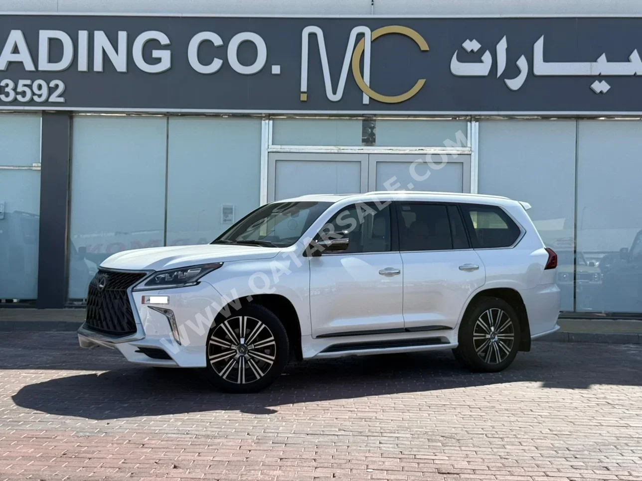 Lexus  LX  570  2018  Automatic  101,000 Km  8 Cylinder  Four Wheel Drive (4WD)  SUV  White