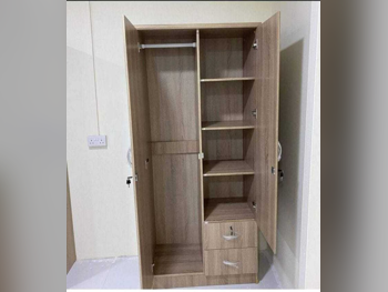 خزائن ودواليب الملابس والزينة - خزائن - اللون البيج