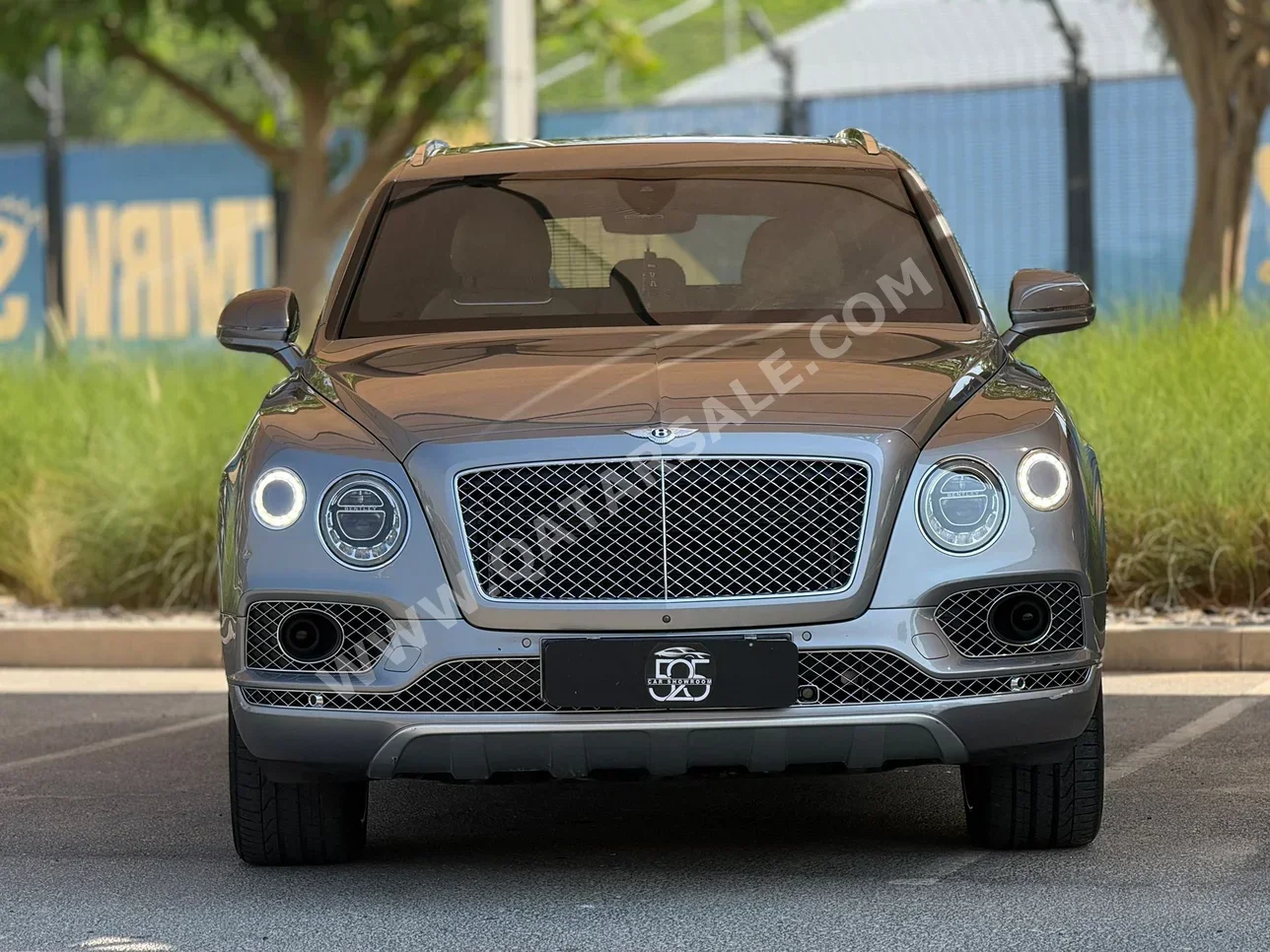 بنتلي  بينتايجا  2017  اوتوماتيك  67,000 كم  12 سلندر  دفع رباعي  اس يو في  فضي