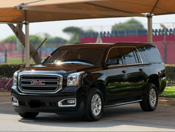 جي ام سي  يوكون  اكس إل  2017  اوتوماتيك  22,000 كم  8 سلندر  دفع رباعي  اس يو في  أسود