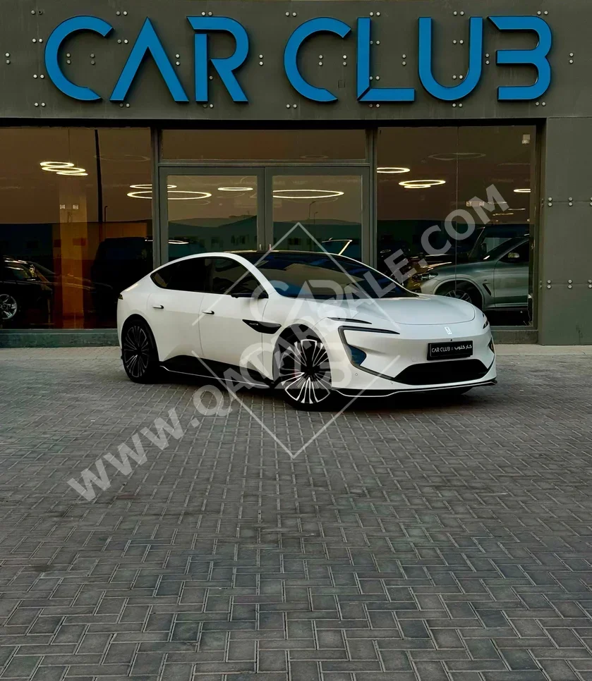 افاتر 12 جي تي 2024 اوتوماتيك 41,000 كم 0 سلندر دفع خلفي سيدان أبيض