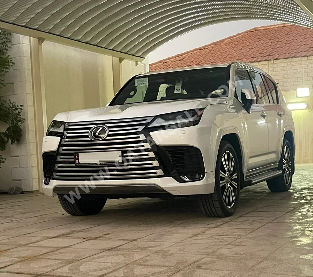 Lexus  LX  600 Luxury  2025  Automatic  2,000 Km  6 Cylinder  Four Wheel Drive (4WD)  SUV  White  With Warranty