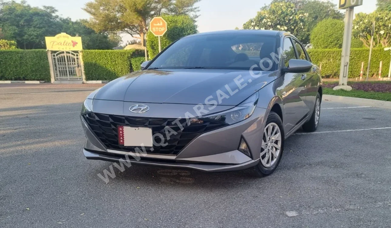 Hyundai  Elantra  2023  Automatic  49,000 Km  4 Cylinder  Front Wheel Drive (FWD)  Sedan  Gray